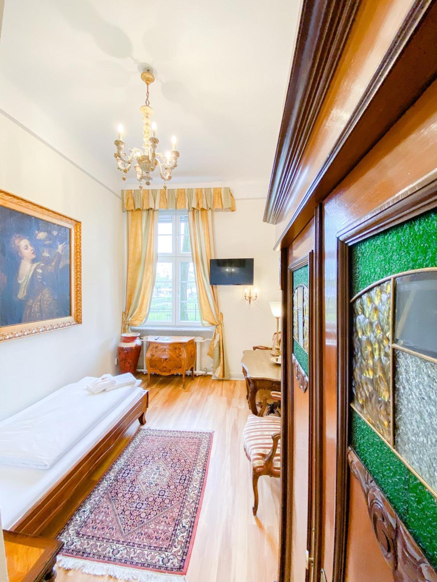 Standard Single Room